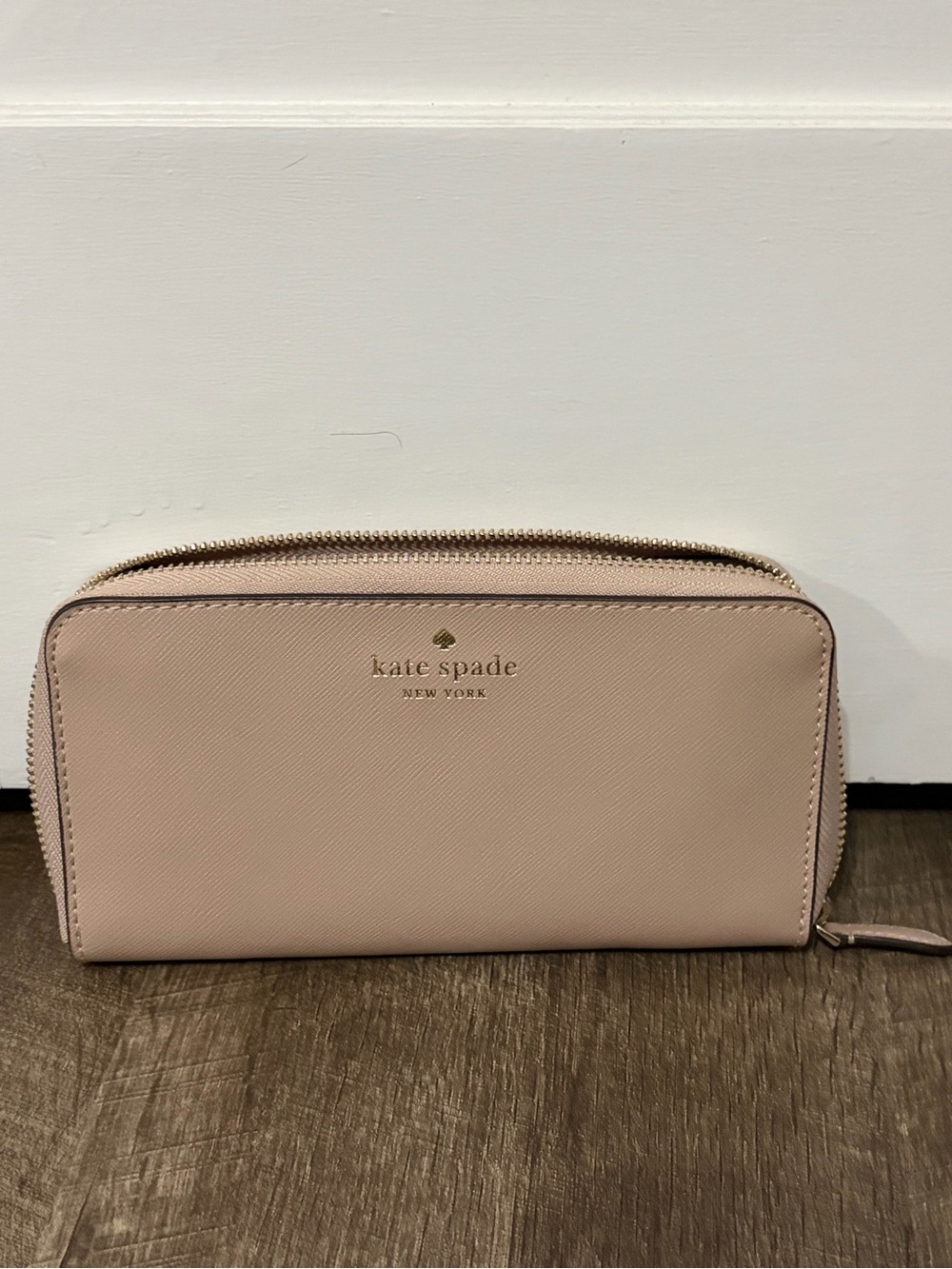 kate spade New York Zip Wallet
